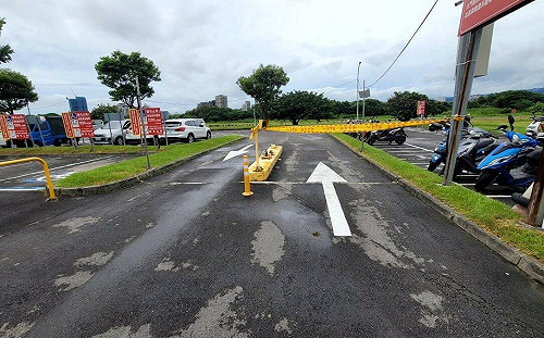 新北市高灘地停車場中午12時起只出不進 晚間8時強制拖吊　