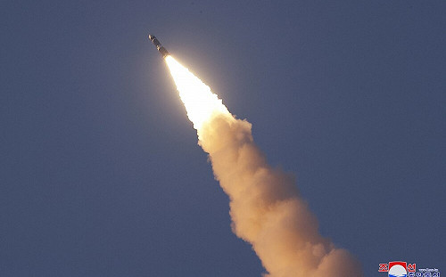 韓試射「火星-19」遭譴責 金與正回嗆：增強核武路線不變