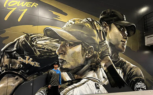 達比修有返日和大谷翔平壁畫合照並親簽