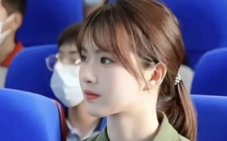 天仙美女飛行員! 中國首批「自主培養」 珠海航展駕直-20的她成「嬌點」