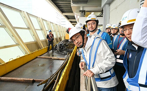 環狀線9跨鋼箱粱全數復位 侯友宜：確認安全後 年底復駛 