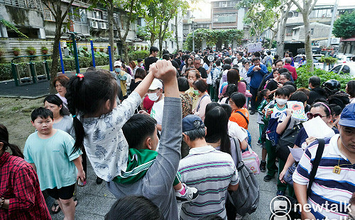 圖輯》台灣隊世界賽奪冠 吳沛憶發放600杯珍奶 盼為台灣英雄加油