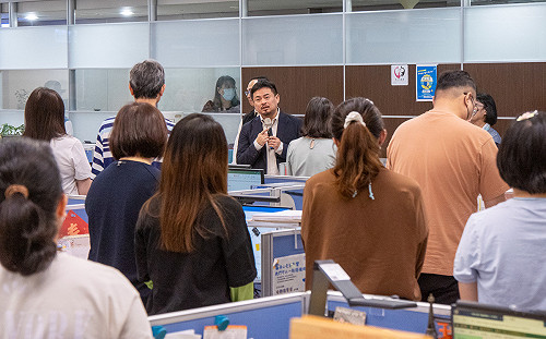 洪申翰視察北分署 怒轟謝宜容辦公室擺飾過當 