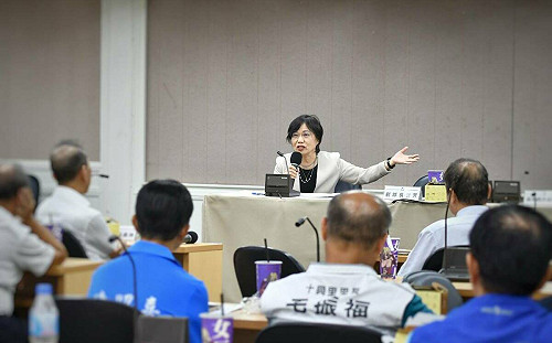 內政部：爭取春節前補助地方政府發放1.5個月村里長事務補助費