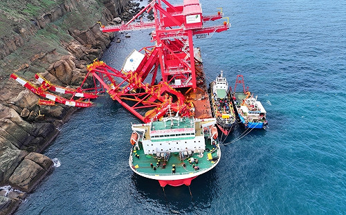 陸籍貨輪擱淺！航港局已抽除7成  290噸殘油待海象恢復清除