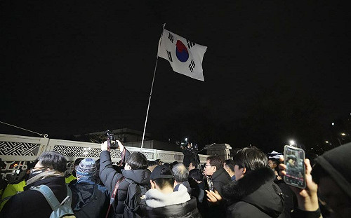 尹錫悅解嚴令前8分鐘 軍隊就宣布撤完了! 結束最短戒嚴 全靠部隊「陽奉陰違」