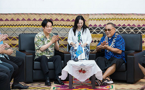 賴總統會晤吐瓦魯國總理戴斐立 盼攜手面對挑戰氣候變遷