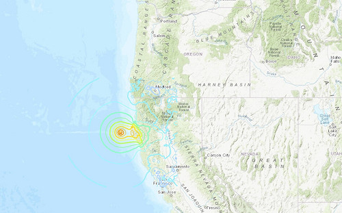 (影)加州7.0大地震! 發布海嘯警報進入緊急狀態、百年旅館如｢戰區｣
