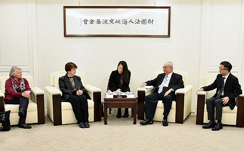 接見美國外交政策全國委員會訪團 吳豊山：努力恢復兩岸對話