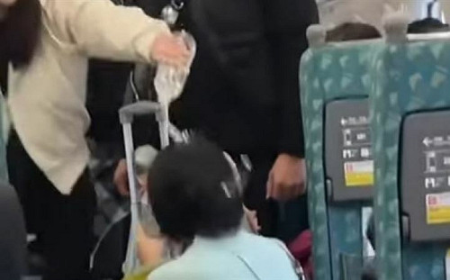 高鐵搶位上演倒水大戰！律師疑：被倒水在頭上是要告什麼？