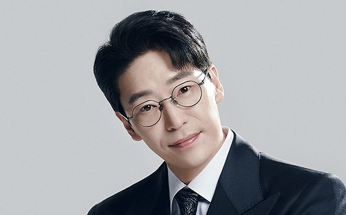 「嚴有閔法」最後一位結婚的成員！嚴基俊12/22舉辦婚禮 