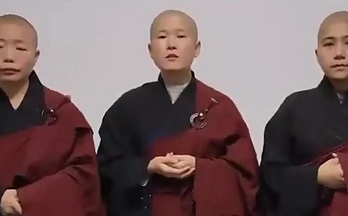 比丘尼誦經化緣被驅趕！怒罵習近平等人｢你們就應該死無葬身之地｣