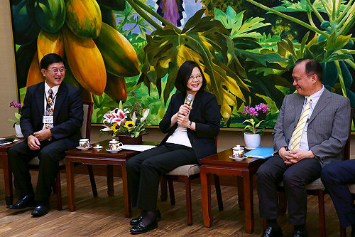 獸醫師公會走向世界 總統：台灣的驕傲