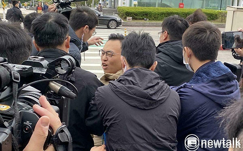 快訊》獨派嗆「統戰樣板」籲雙城論壇停辦 統派1人突襲抗議遭架離 