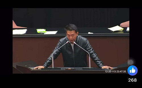 遭黃國昌點名、影射缺席財劃法表決  綠委紛紛貼照片澄清