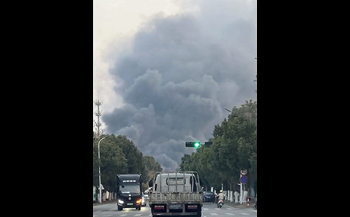 (影) 中國多地放火燒工廠! 工人要錢無門暴動了 公安以「惡意討薪」名義拘留