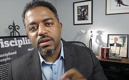 美新年衝撞人群恐攻釀15死! 作案貨卡裡發現｢IS旗幟｣兇嫌身分曝光