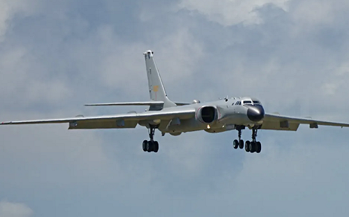 黃岩島首次起飛中國艦載機! 直升機、轟6K 在南海快速反應、長期滯留