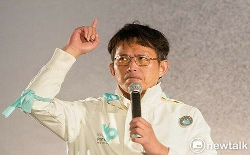 黃國昌為何不切割貪腐行為？李忠憲：還在｢偽裝｣頂著柯文哲的胯下