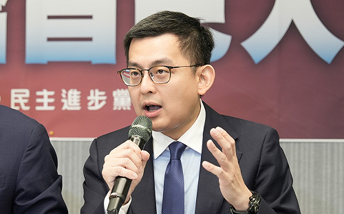 挺林岱樺造勢遭徐國勇指正！卓冠廷致歉：收回我的表態