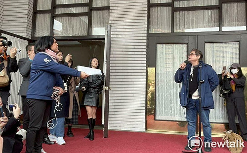 罷免陳玉珍重啟！曾因「要飯的」槓上的導演：太爽了！快來找我拍片 手好癢...