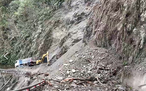 快訊》南橫台東栗園路段邊坡坍方 雙向封閉搶修中