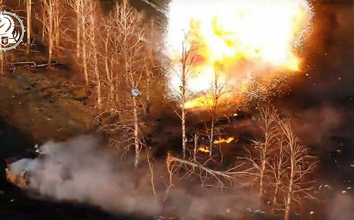 (影) 無人機炸死近百俄軍! 庫爾斯克機械化攻勢受挫 俄3坦克與7戰車被毀 