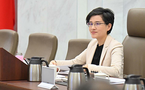 鄭麗君主持穩定物價小組會議　確保鳳凰颱風後農畜產品供應充裕、價格平穩