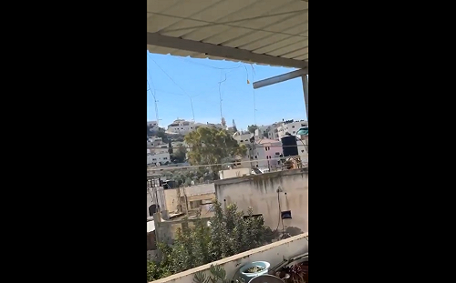 (影)「鐵牆」行動開始!以色列猛攻傑寧 巴勒斯坦8死35傷