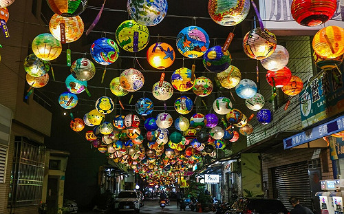 懶人包》走春必看！2025台南6大燈會逛不完