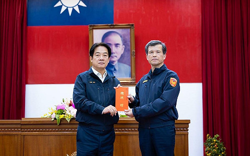 才講重話「別吃案、生活要簡約」 賴清德今到中壢分局送加菜金