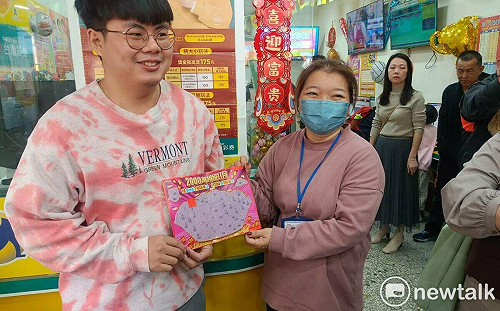 靠chatgpt給幸運日！年輕情侶刮中百萬 大手筆捐廟10萬助重建