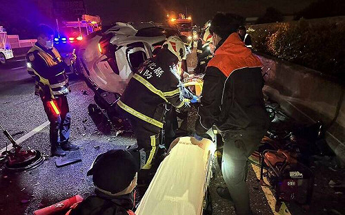 國道中山高彰化段深夜「4車追撞」! 1死5輕重傷 40歲女子送醫不治
