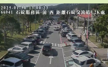 初二午後國道17處恐壅塞 高公局示警:國5南向5時後出發避車潮