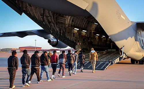 美國開始遣返非法移民 白宮：若你非法進入美國 將面臨嚴重懲罰