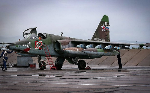 蘇-25「在地面」被毀! 無照俄士兵開車超速闖大禍 俄軍痛損1.41億