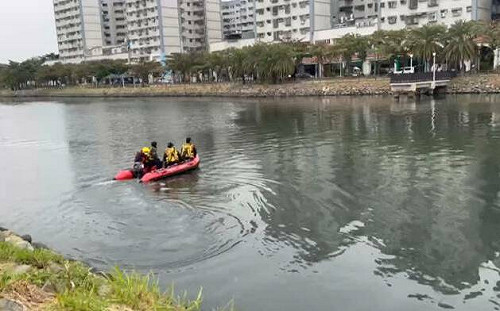 前鎮殺人碎屍案持續打撈殘骸  迄今尋獲54屍塊送鑑識中心