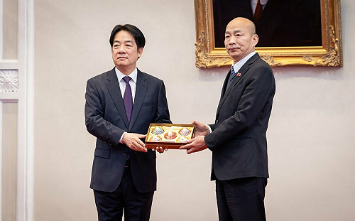 韓國瑜喊25%罷免門檻不公！ 苦苓上政治課糾錯：沒想到時隔多年依舊是草包 