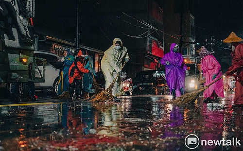 鹽水蜂炮凌晨圓滿落幕  環保局動員上百人迅速恢復市容