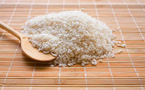 日本米荒出現危機？ 政府罕見釋25萬噸緊急儲備米糧、抑制飆漲米價