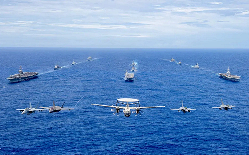 「小個子站C位」! 美、日、法三國航母罕見同框 菲律賓海上軍演曝光