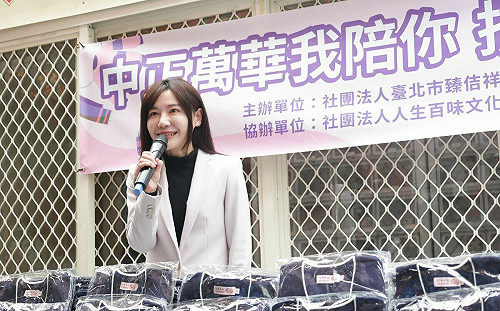 黃國昌龍山寺開講遭嗆 吳沛憶酸：民眾眼睛是雪亮的