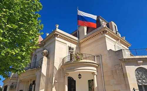 與俄烏戰事3周年有關？俄羅斯駐法國馬賽領事館遭擲燃燒瓶 俄外交部：恐攻
