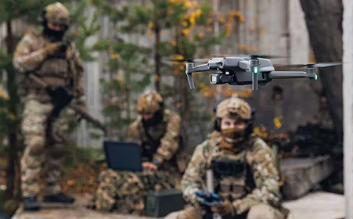 (影) 俄軍多次插旗失敗! 烏軍死守頓內次克前線村莊、FPV無人機摧毀俄裝甲