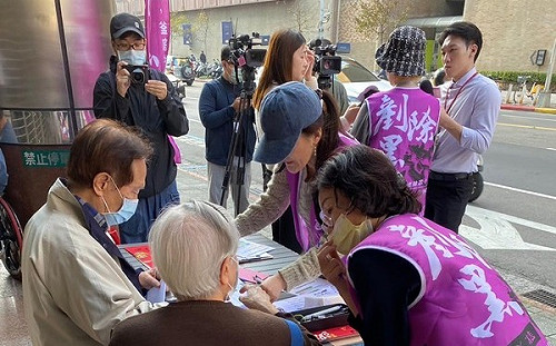 王浩宇喊「徐巧芯連署達標」  罷團撥冷水：以官方公告為主 