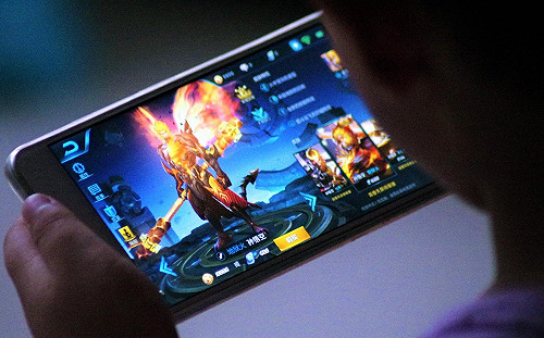 靠手機遊戲發大財  騰訊營收躍居榜首