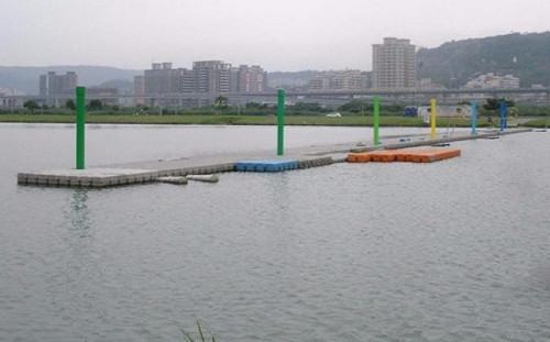 熱過頭！馬拉松泳場微風運河將投冰塊降溫