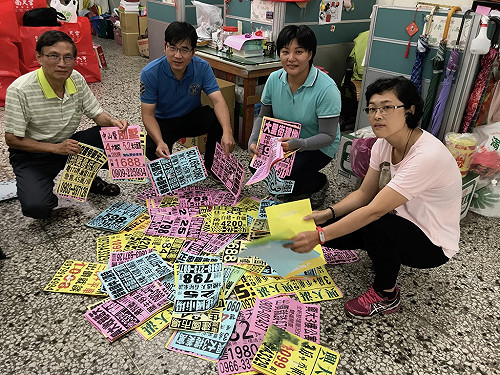 小廣告撕不盡 市議員建議重罰