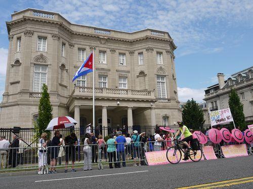 疑遭恐怖聲波攻擊  美加駐古巴人員腦受損