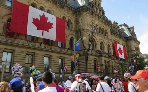 川普因素成加拿大選舉最大變數 自由黨支持率反回升